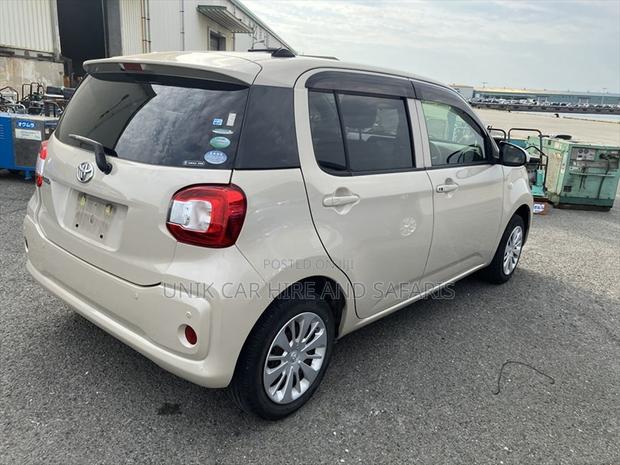 Toyota Passo 1.0 FWD 2019 Beige