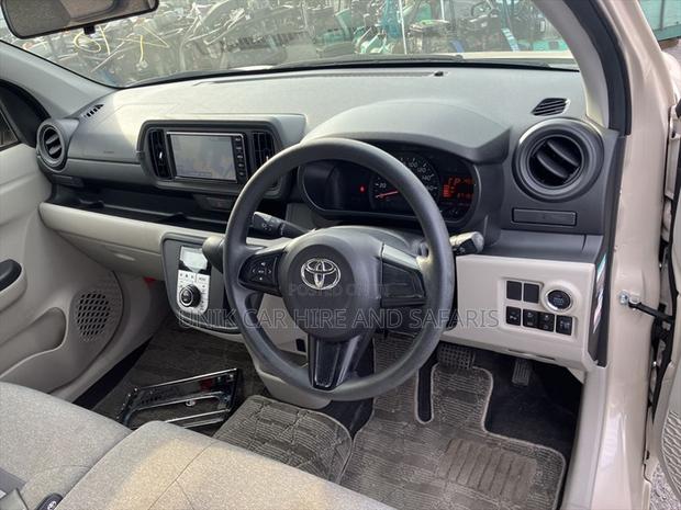 Toyota Passo 1.0 FWD 2019 Beige