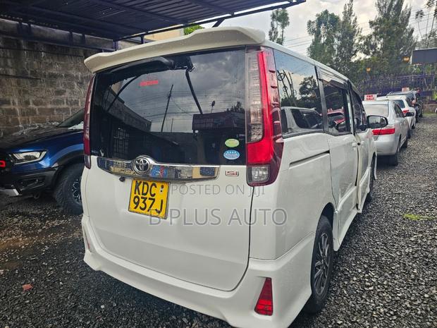 Toyota Noah 2015 White