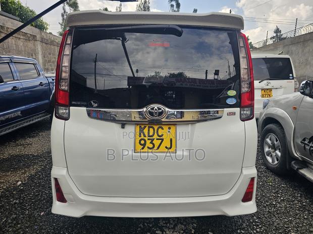 Toyota Noah 2015 White