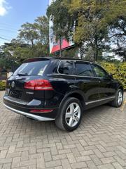 Volkswagen Touareg Hybrid 2013 Black for sale
