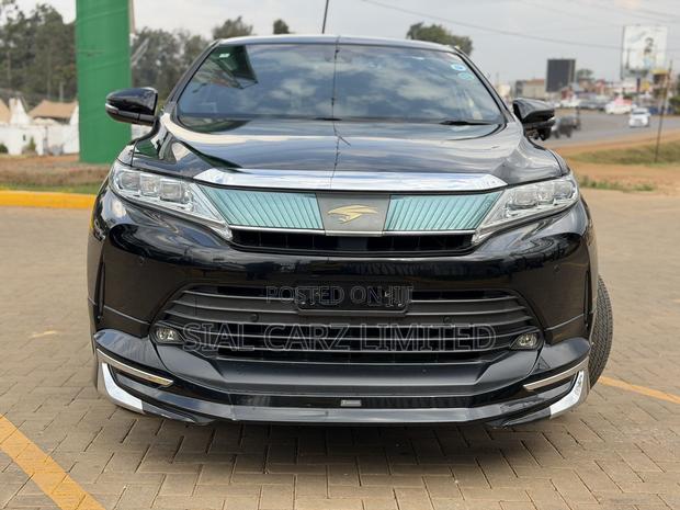 Toyota Harrier 2.0 2018 Black