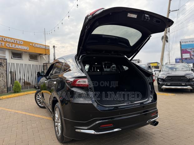 Toyota Harrier 2.0 2018 Black