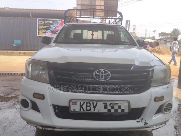 Toyota Hilux 2013 White