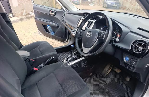 Toyota Corolla Fielder 2019 Silver
