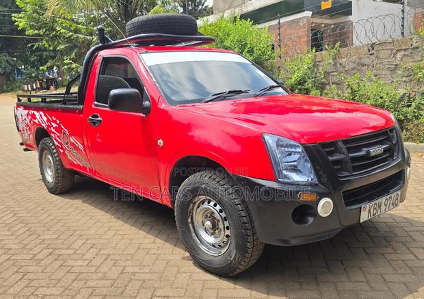 Isuzu D-MAX 2010 Red