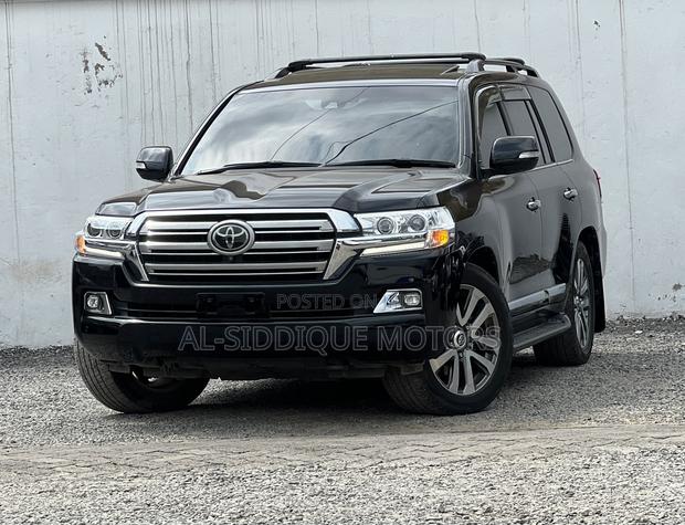 Toyota Land Cruiser 4.6 V8 AX 2019 Matt Black