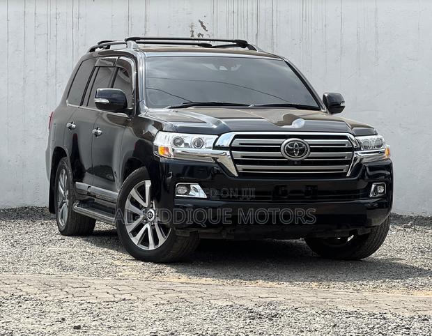 Toyota Land Cruiser 4.6 V8 AX 2019 Matt Black