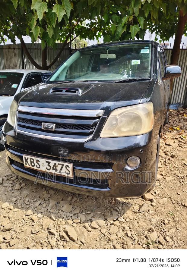 Toyota Noah 2.0 FWD (8 Seater) 2005 Black