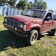 Nissan Pick-Up 2000 Maroon for sale