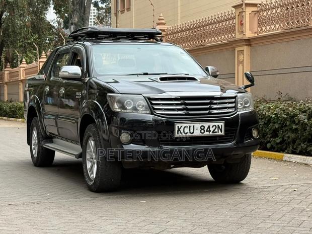 Toyota Hilux 2012 Matt Black