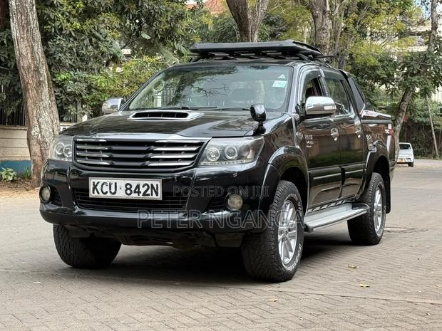 Toyota Hilux 2012 Matt Black