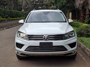 Volkswagen Touareg V6 Executive AWD 4MOTION 2015 White for sale