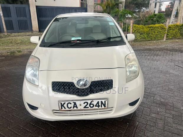 Toyota Vitz 2007 White