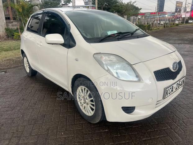 Toyota Vitz 2007 White