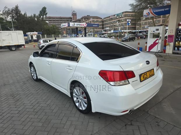 Subaru Legacy 2011 White