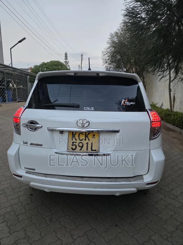 Toyota Vanguard 2010 Pearl