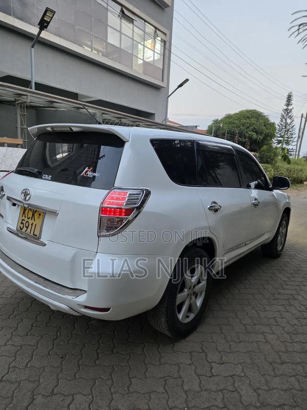 Toyota Vanguard 2010 Pearl