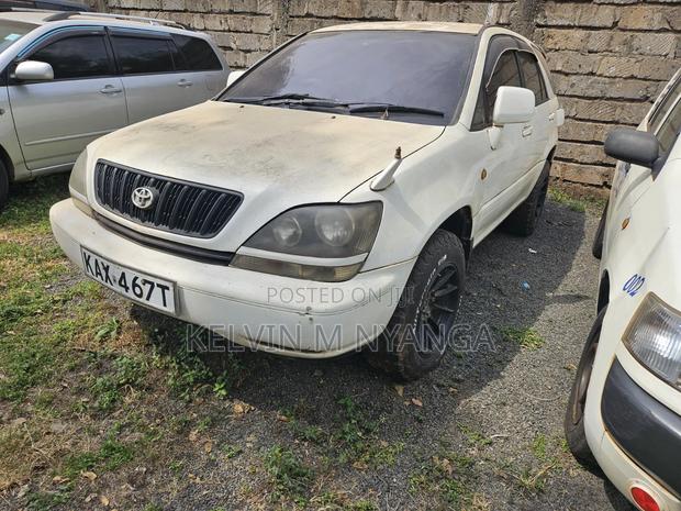 Toyota Harrier 2001 White