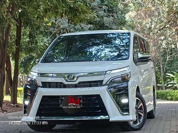 Toyota Voxy 2019 White