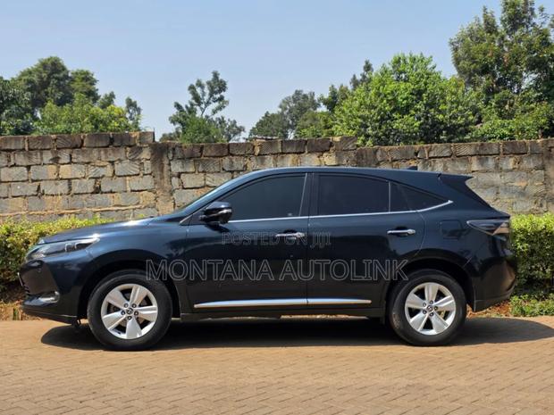 Toyota Harrier 2.0 2016 Black