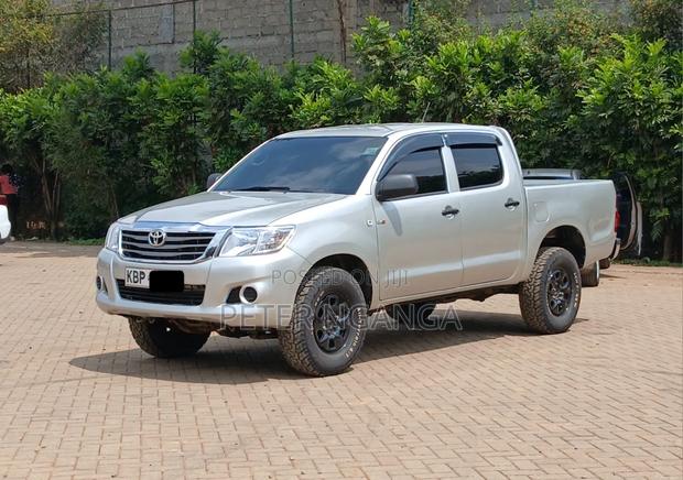 Toyota Hilux 2011 Gray
