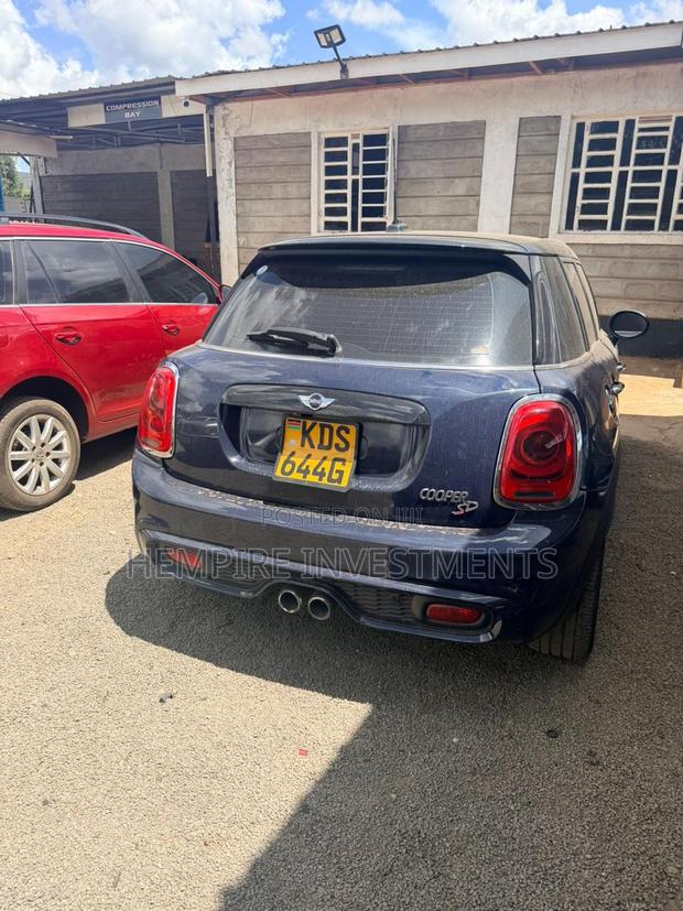 Mini Cooper 2018 Blue