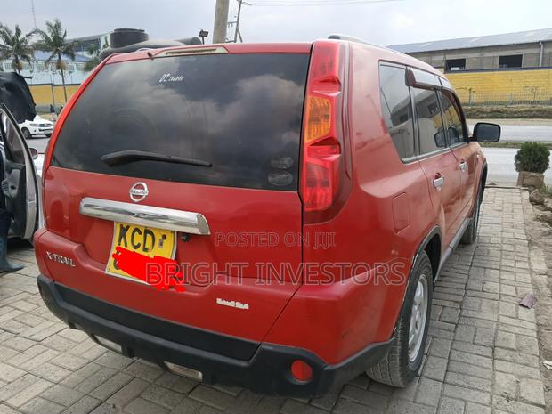 Nissan X-Trail 2010 Red