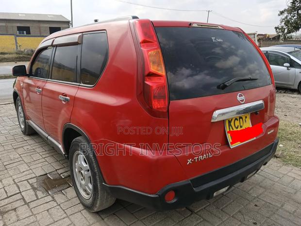 Nissan X-Trail 2010 Red
