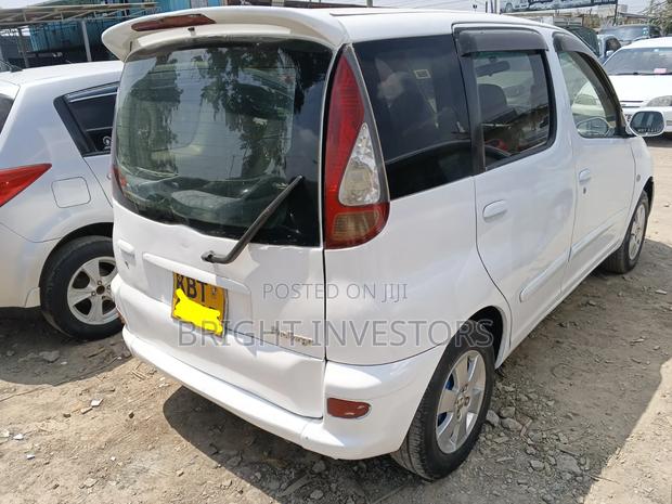Toyota Fun Cargo 2008 White
