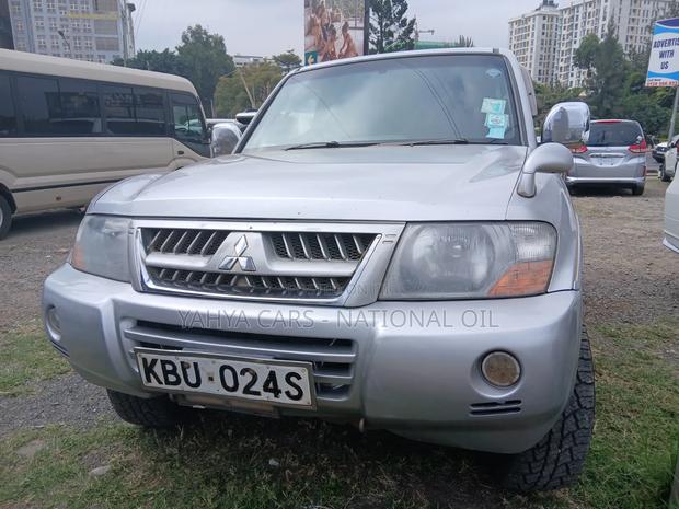 Mitsubishi Pajero 2005 Silver