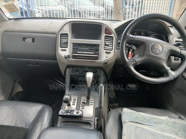 Mitsubishi Pajero 2005 Silver
