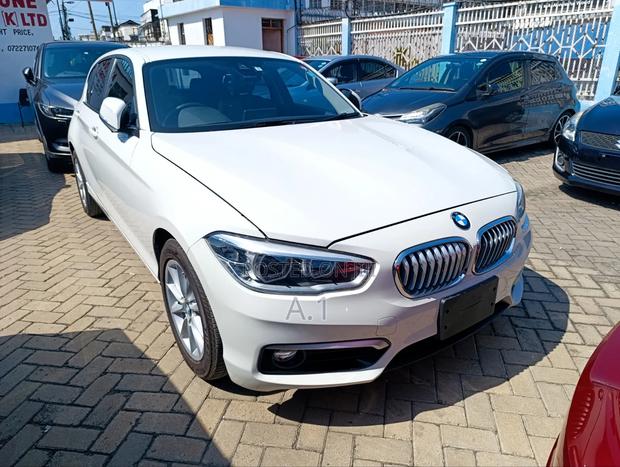 BMW 118i 2019 Off white