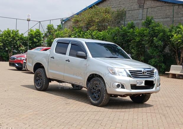 Toyota Hilux 2011 Gray