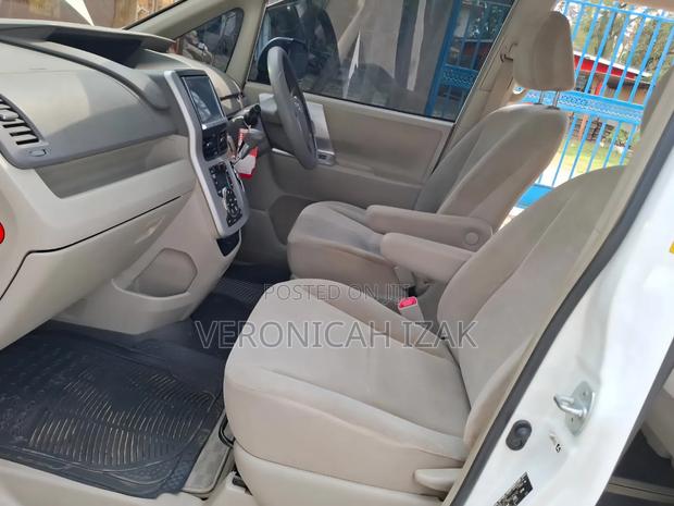 Toyota Noah 2013 White