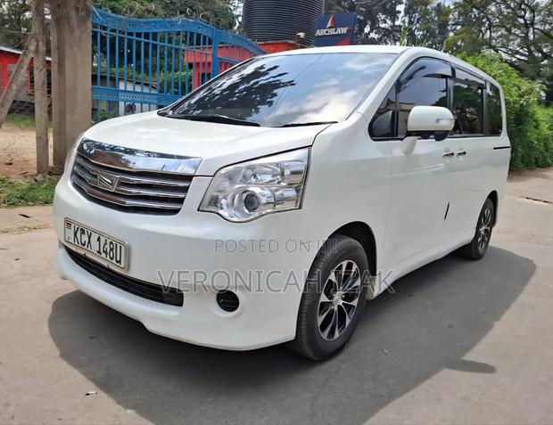 Toyota Noah 2013 White