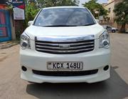 Toyota Noah 2013 White for sale