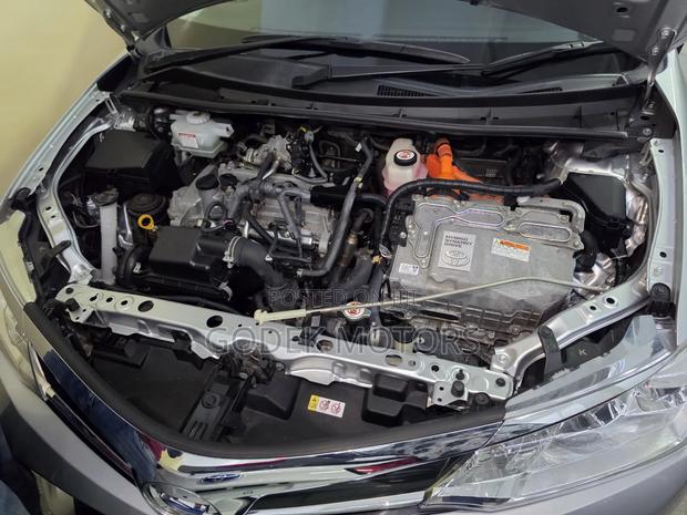 Toyota Axio 2019 Silver