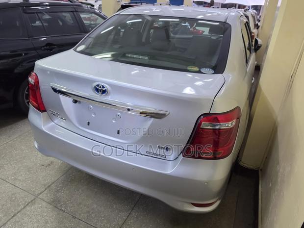 Toyota Axio 2019 Silver