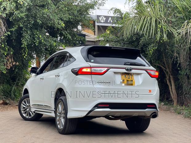 Toyota Harrier 2.0 2018 Pearl