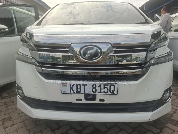 Toyota Vellfire 2018 White