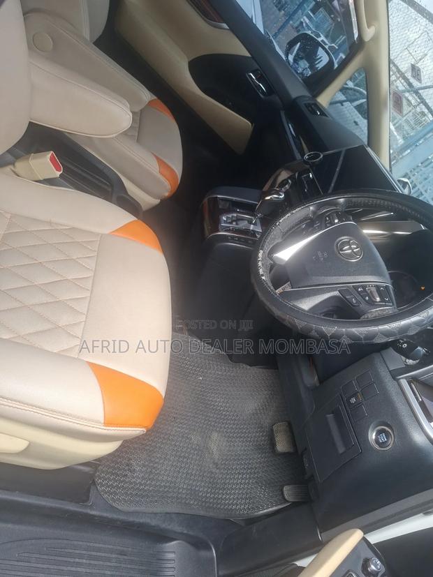 Toyota Vellfire 2018 White