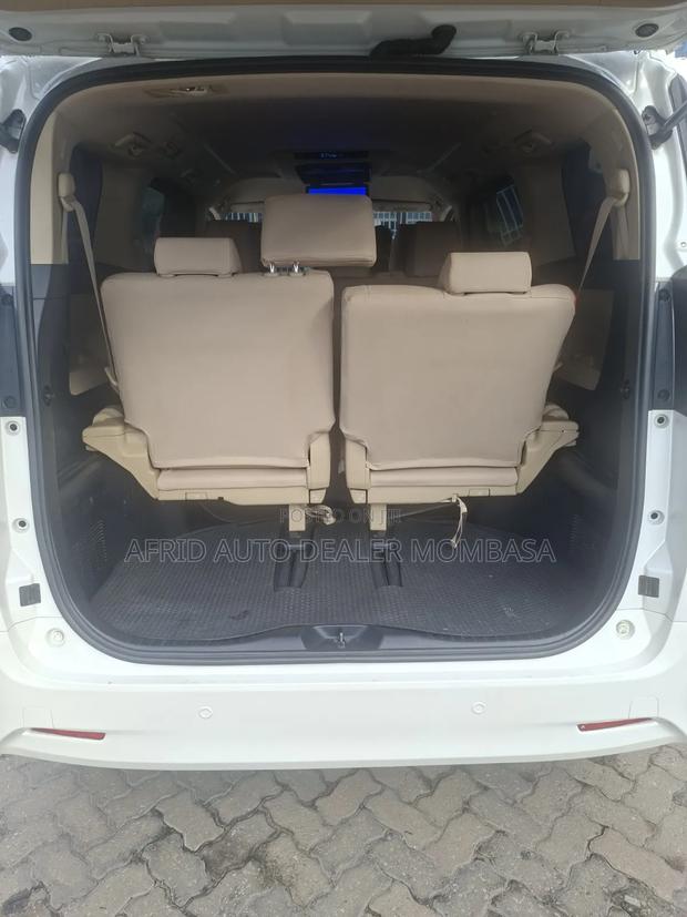 Toyota Vellfire 2018 White