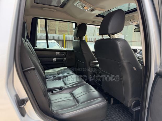 Land Rover Discovery 2015 Silver