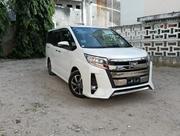 Toyota Noah 2019 Pearl for sale