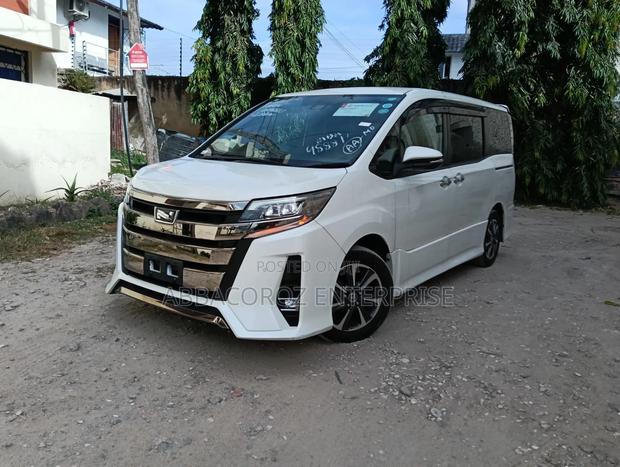 Toyota Noah 2019 Pearl