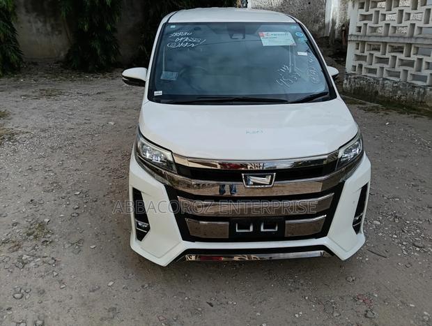 Toyota Noah 2019 Pearl