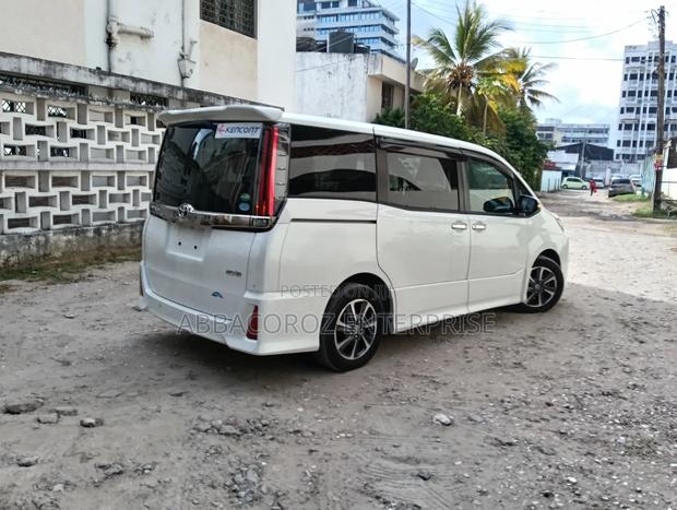 Toyota Noah 2019 Pearl