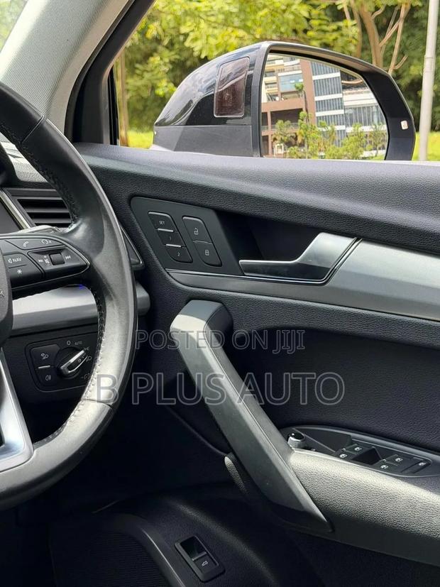 Audi Q5 2.0T Premium AWD quattro 2019 Black