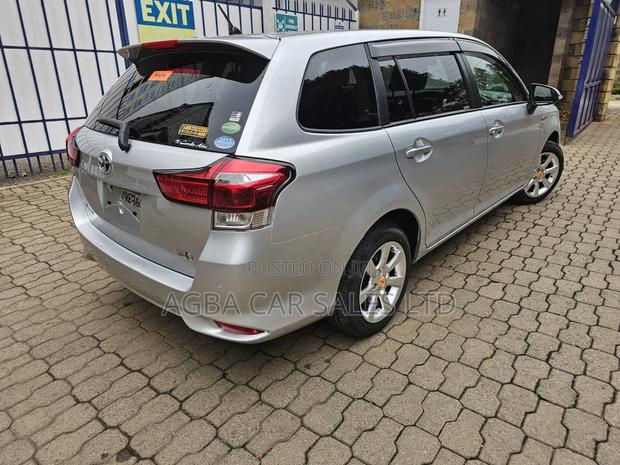 Toyota Corolla Fielder 2019 Silver